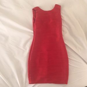 Red bodycon sleeveless dress